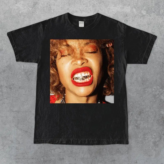 Erykah Badu T-Shirt with Retro 90’s Graphic, Vintage Soul and R&B Music Legend Tee for Men Women, Soft Cotton Unisex Crewneck Top, Classic Aesthetic Streetwear Shirt for Casual Everyday Wear and Fan Gift Idea